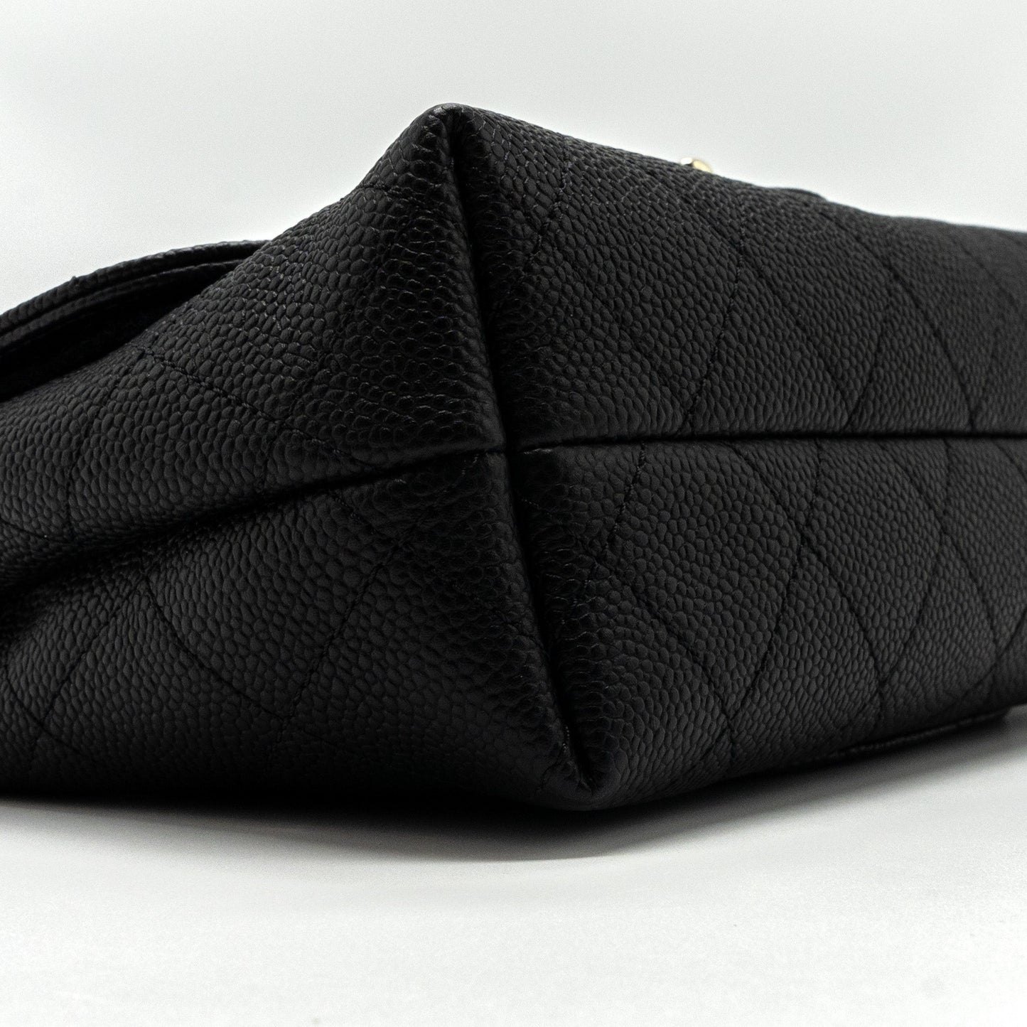 CHANEL FLAP BAG WITH CHAINS HANDLE Quilted CALFSKIN BLACK