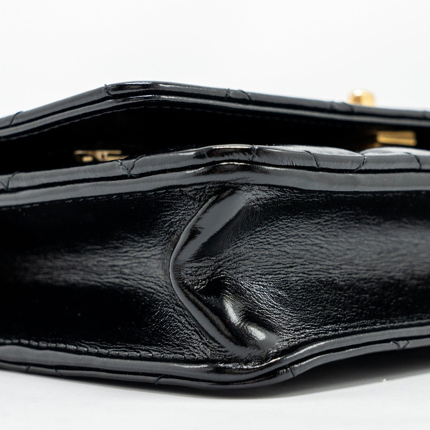 Chanel 24A Wallet On Chain Shiny Calfskin Black  (Microchip)