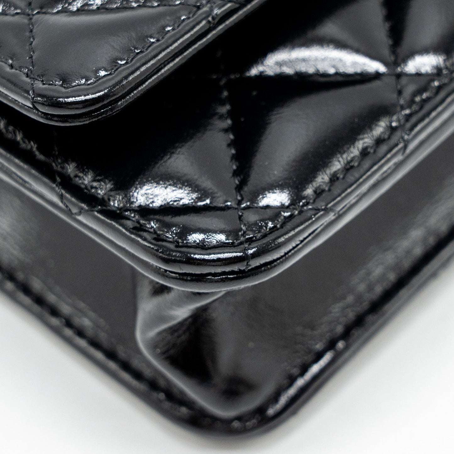 Chanel 24A Wallet On Chain Shiny Calfskin Black  (Microchip)