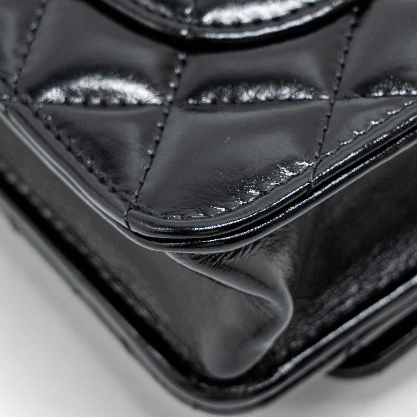 Chanel 24A Wallet On Chain Shiny Calfskin Black  (Microchip)