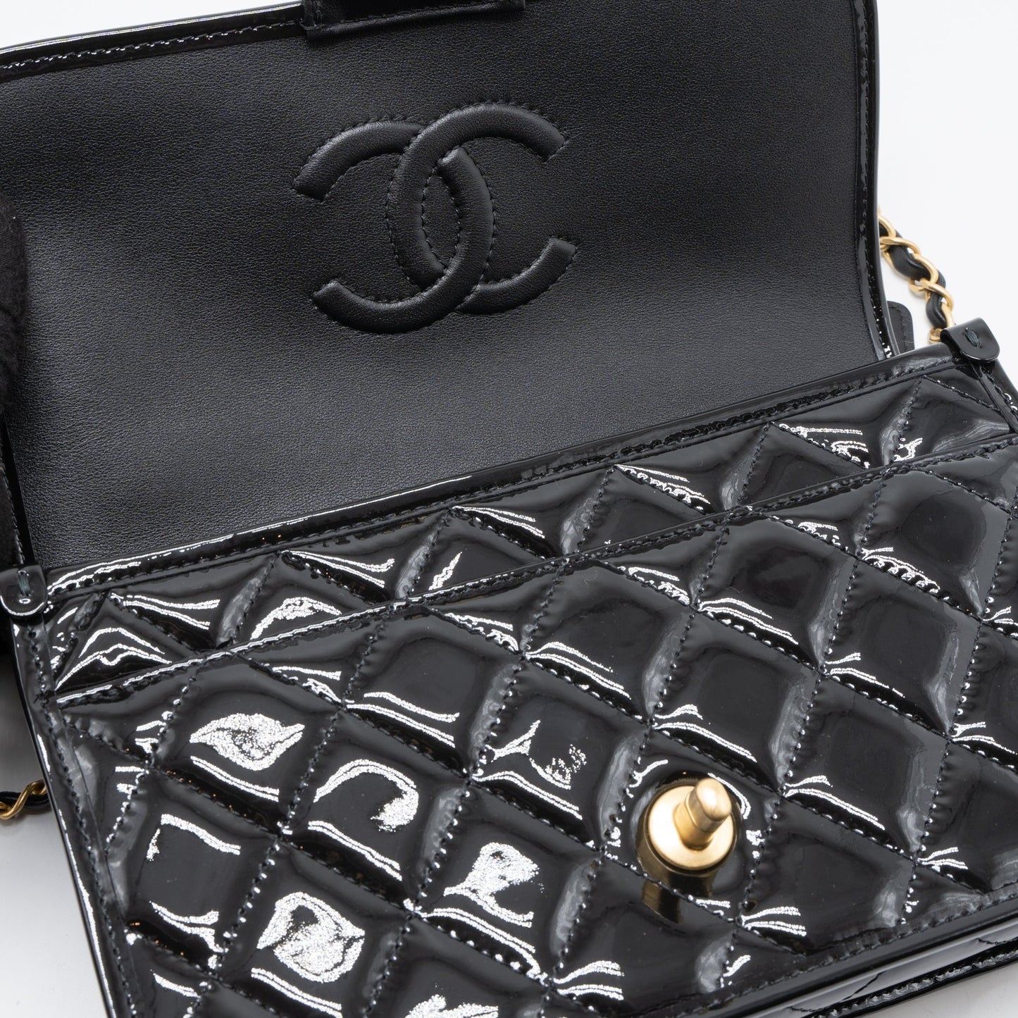 Chanel 22K Top Handle Messenger Bag Patent Leather Black Brushed  (Microchip)