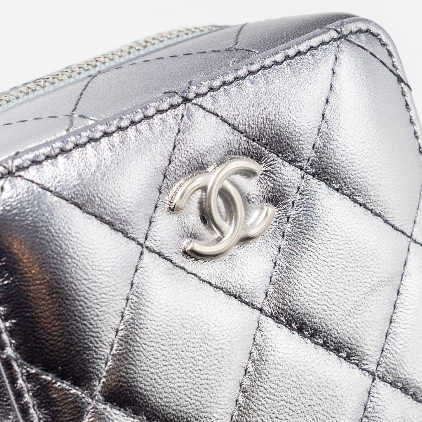 Chanel 22c coco punk purse with giant chain lambskin metallic silver/black