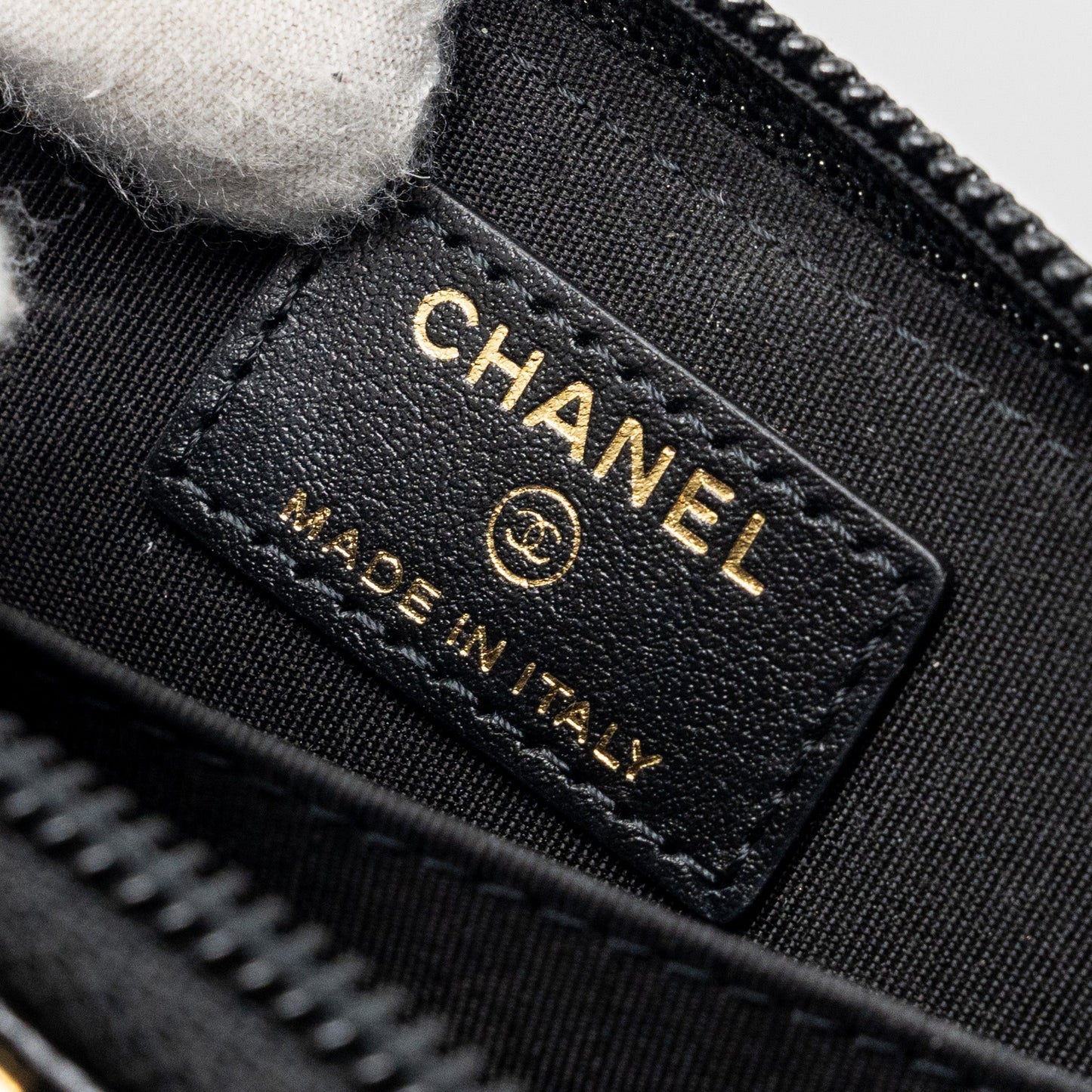 Chanel boy zip card holder caviar black