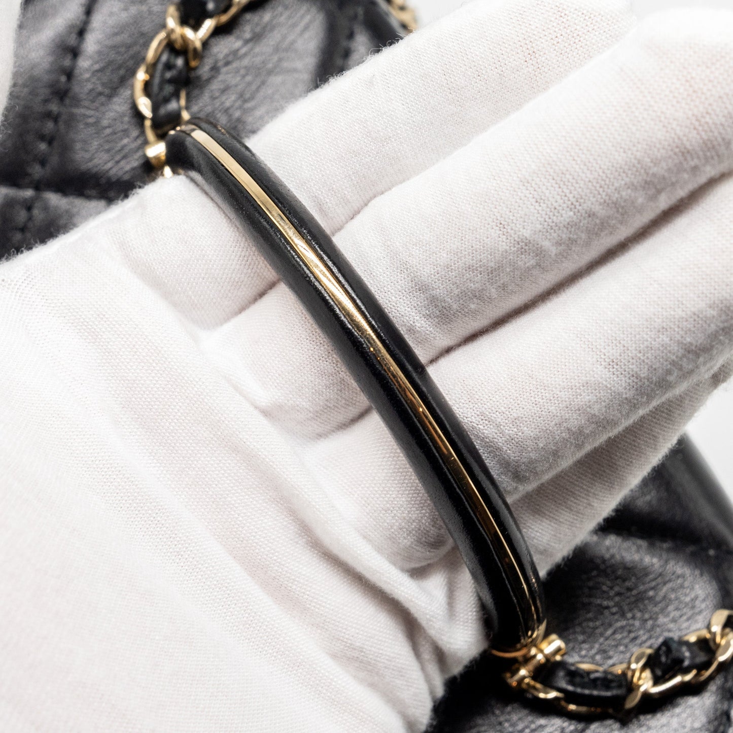 Chanel 23k top handle vanity bag shiny calfskin black  (microchip)