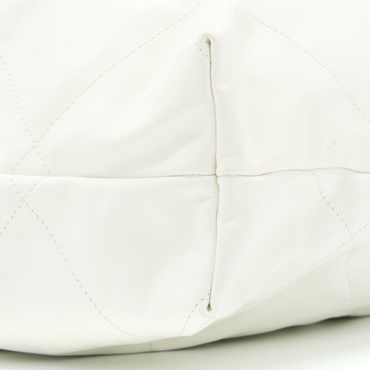 Chanel Large 22 Bag Calfskin White Brushed  (Microchip)