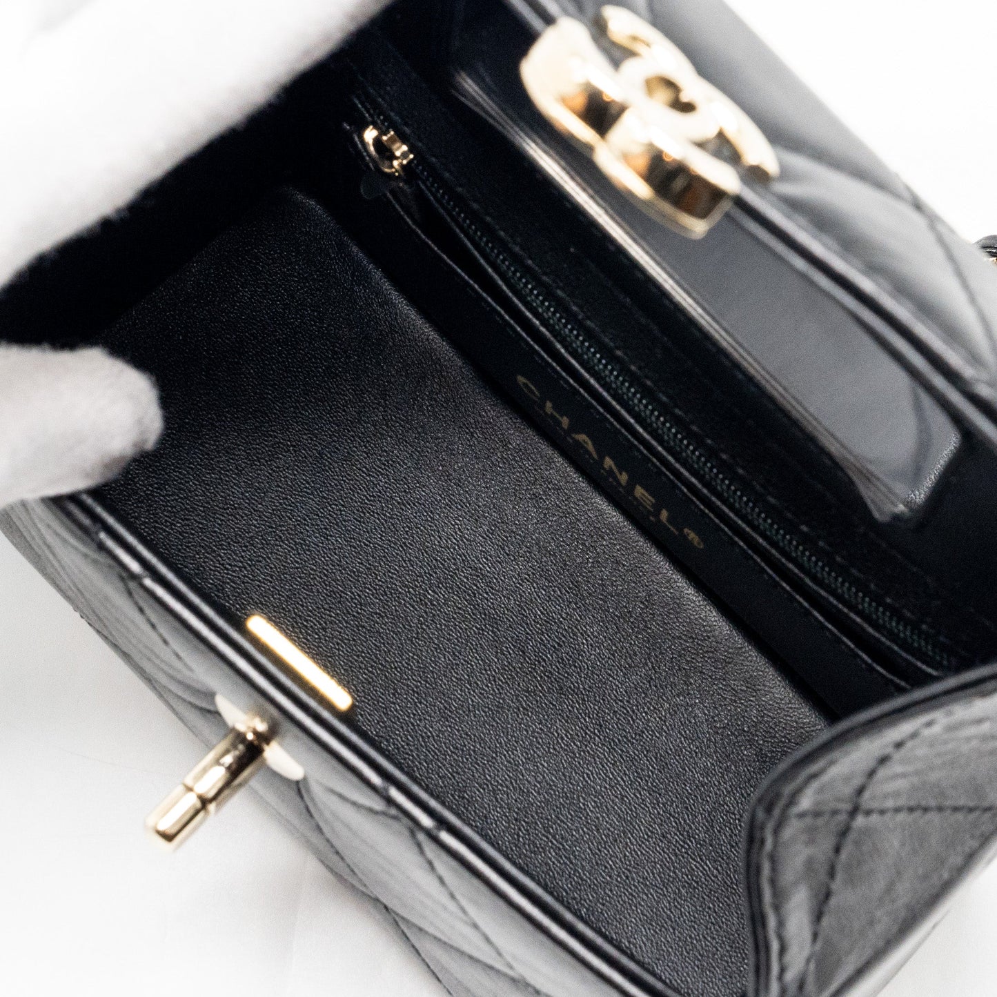 Chanel 23k top handle vanity bag shiny calfskin black  (microchip)