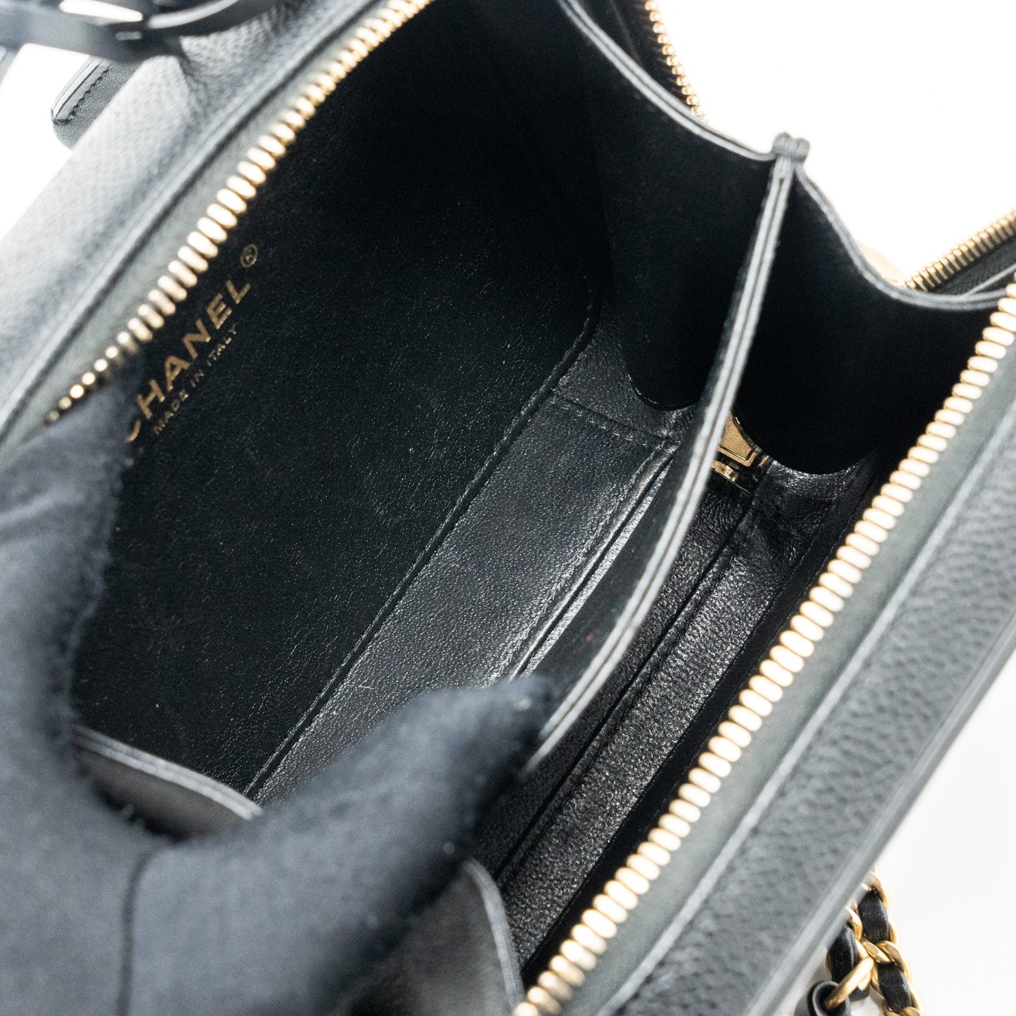 Chanel mini filigree vanity case Caviar black