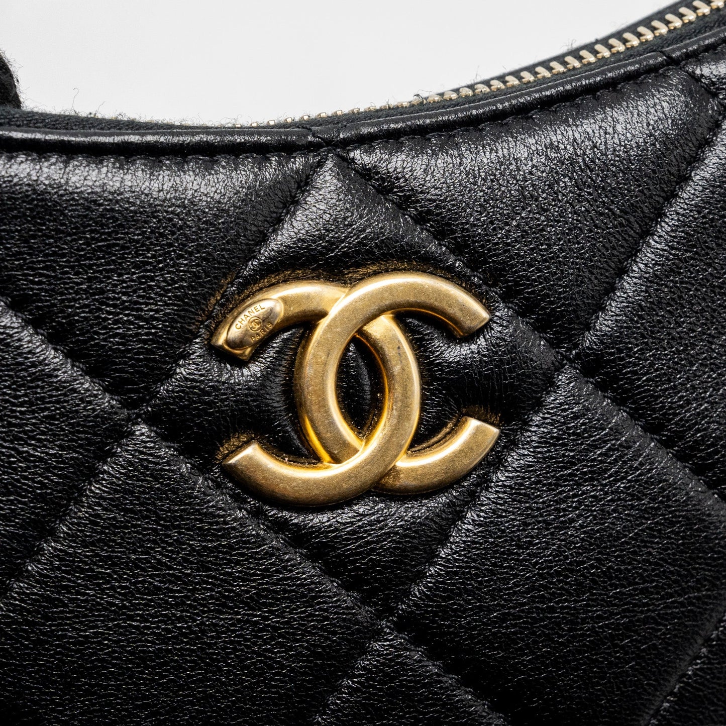 Chanel 23K hobo bag with adjustable chain lambkin black  (microchip)