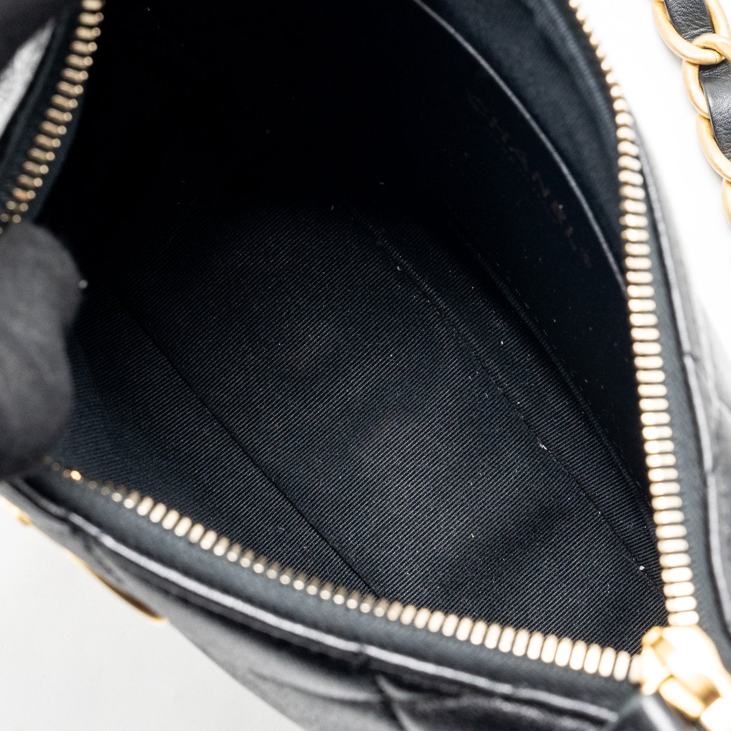 Chanel 23K hobo bag with adjustable chain lambkin black  (microchip)