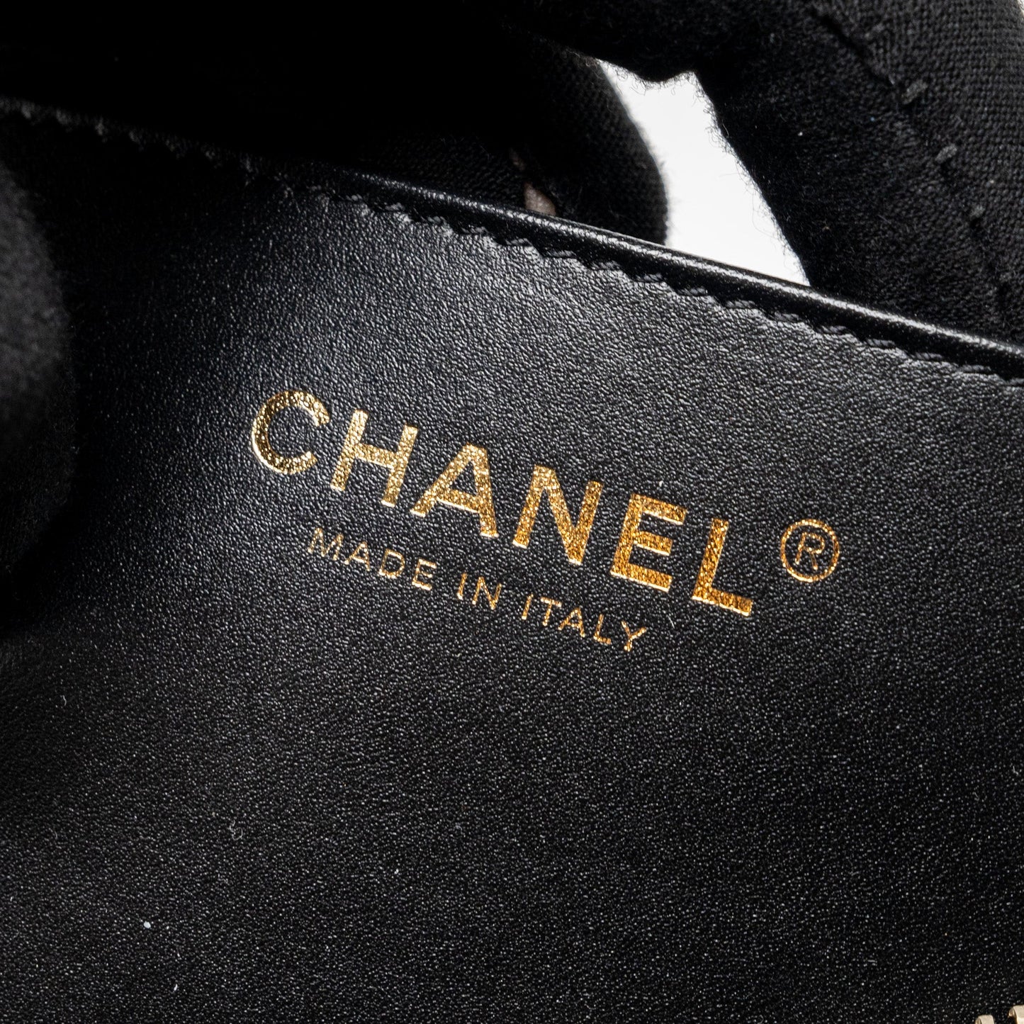 Chanel 23K hobo bag with adjustable chain lambkin black  (microchip)