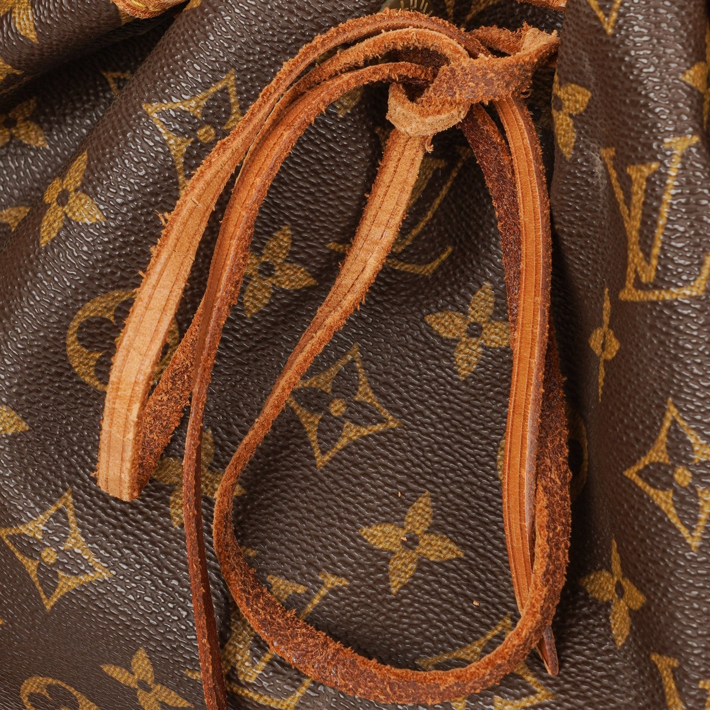 Louis Vuitton Noe Grande GM Monogram Canvas Shoulder Bag
