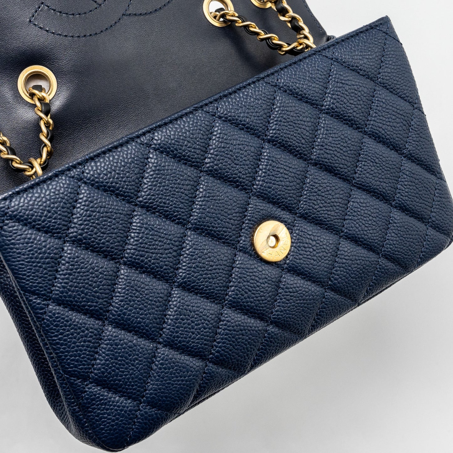 Chanel Filigree flap bag Caviar Navy/black