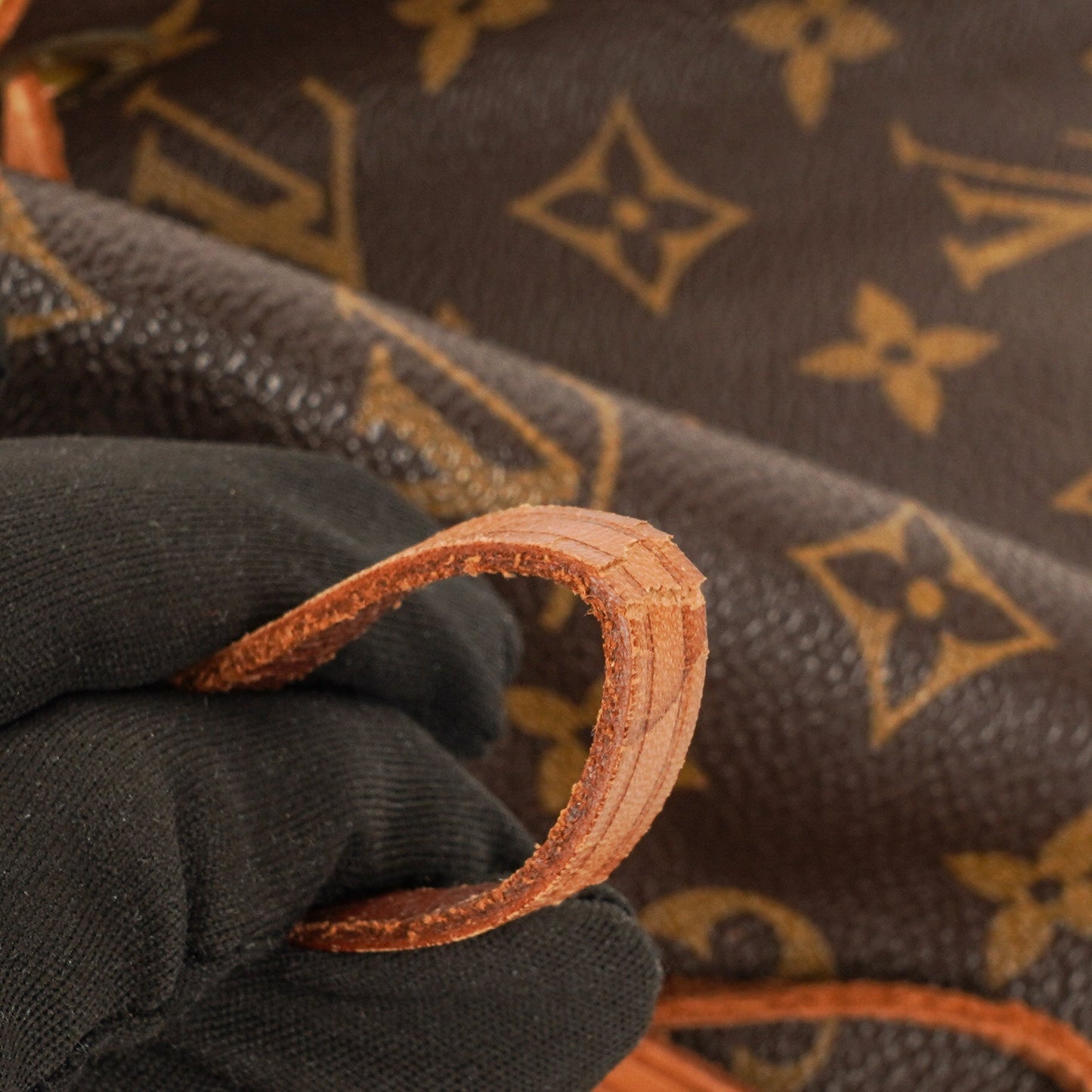 Louis Vuitton Noe Grande GM Monogram Canvas Shoulder Bag