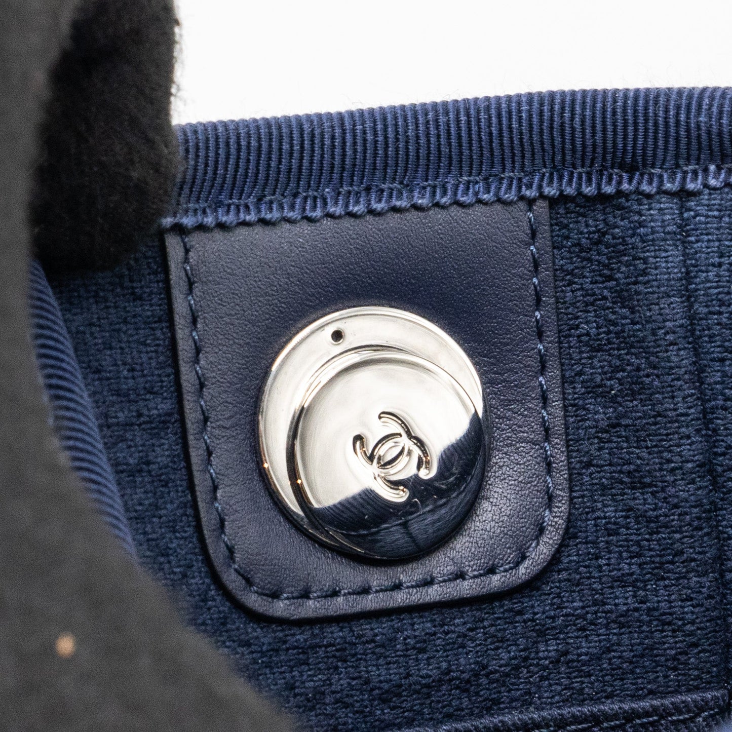 CHANEL SMALL DEAUVILLE TOTE BAG CANVAS NAVY  (Microchip)