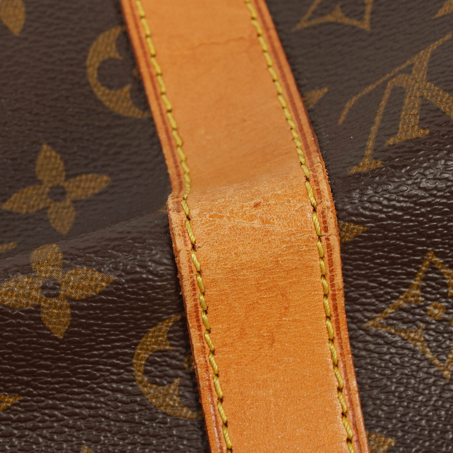 Louis Vuitton Keepall 50 Bandoulière Monogram Canvas Travel Bag