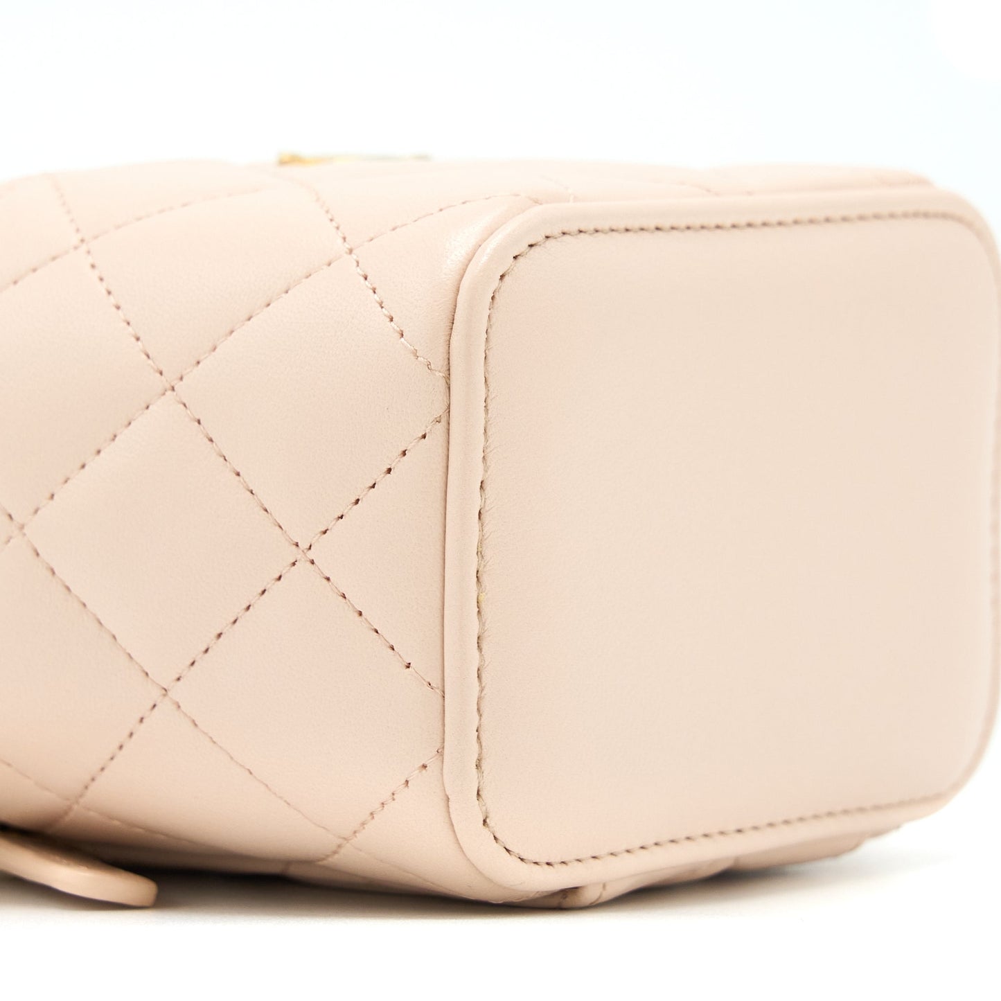Chanel Pearl Crush Mini Vanity With Chain Lambskin Light Pink