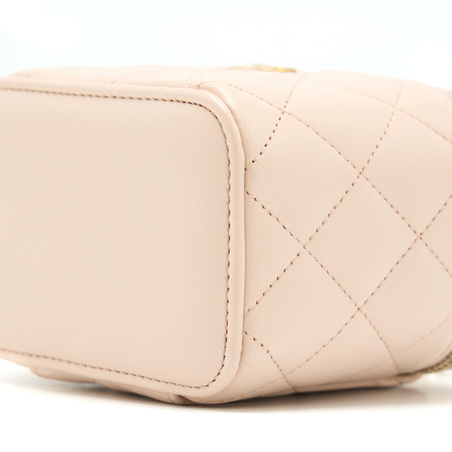Chanel Pearl Crush Mini Vanity With Chain Lambskin Light Pink