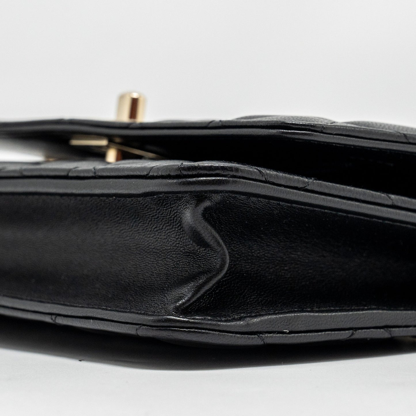 Chanel Pearl Detailed Top Handel Wallet On Chain Lambskin Black L (Microchip)