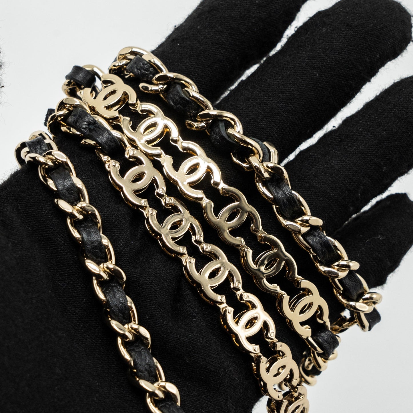 Chanel Vanity Case With Detailed Chain Caviar Black L