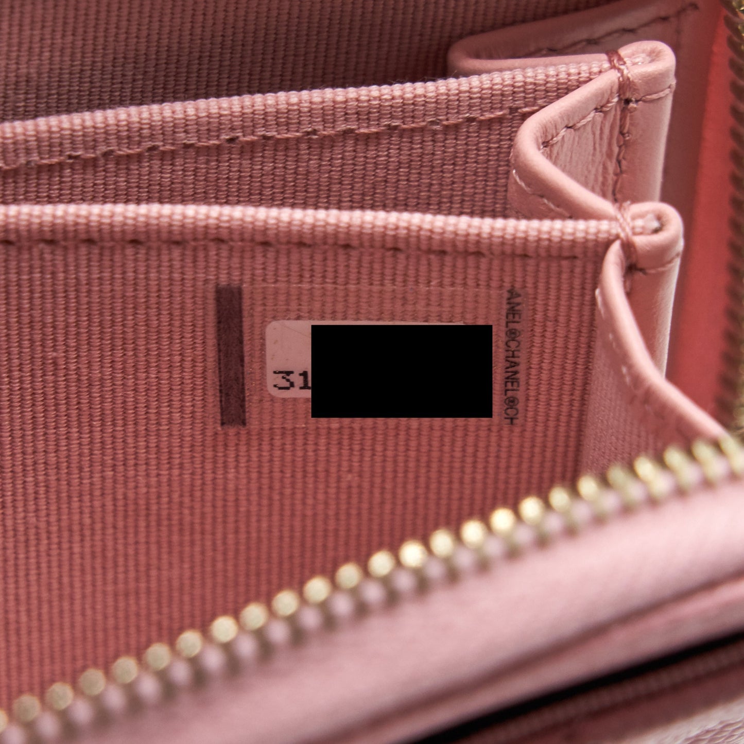 Chanel 22C Zip Cardholder Pink Caviar L