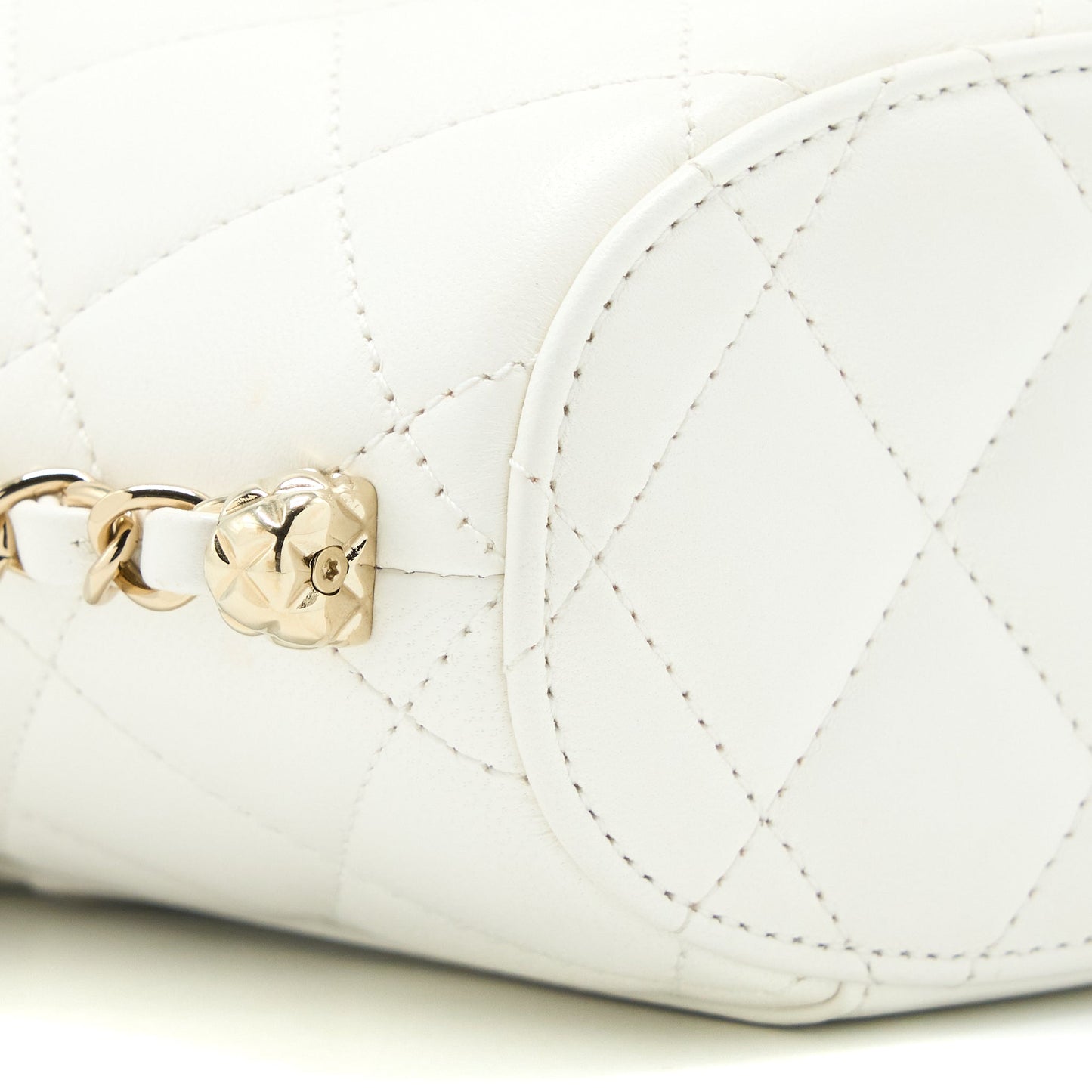 Chanel Small Vanity Case Lambskin White L (Microchip)