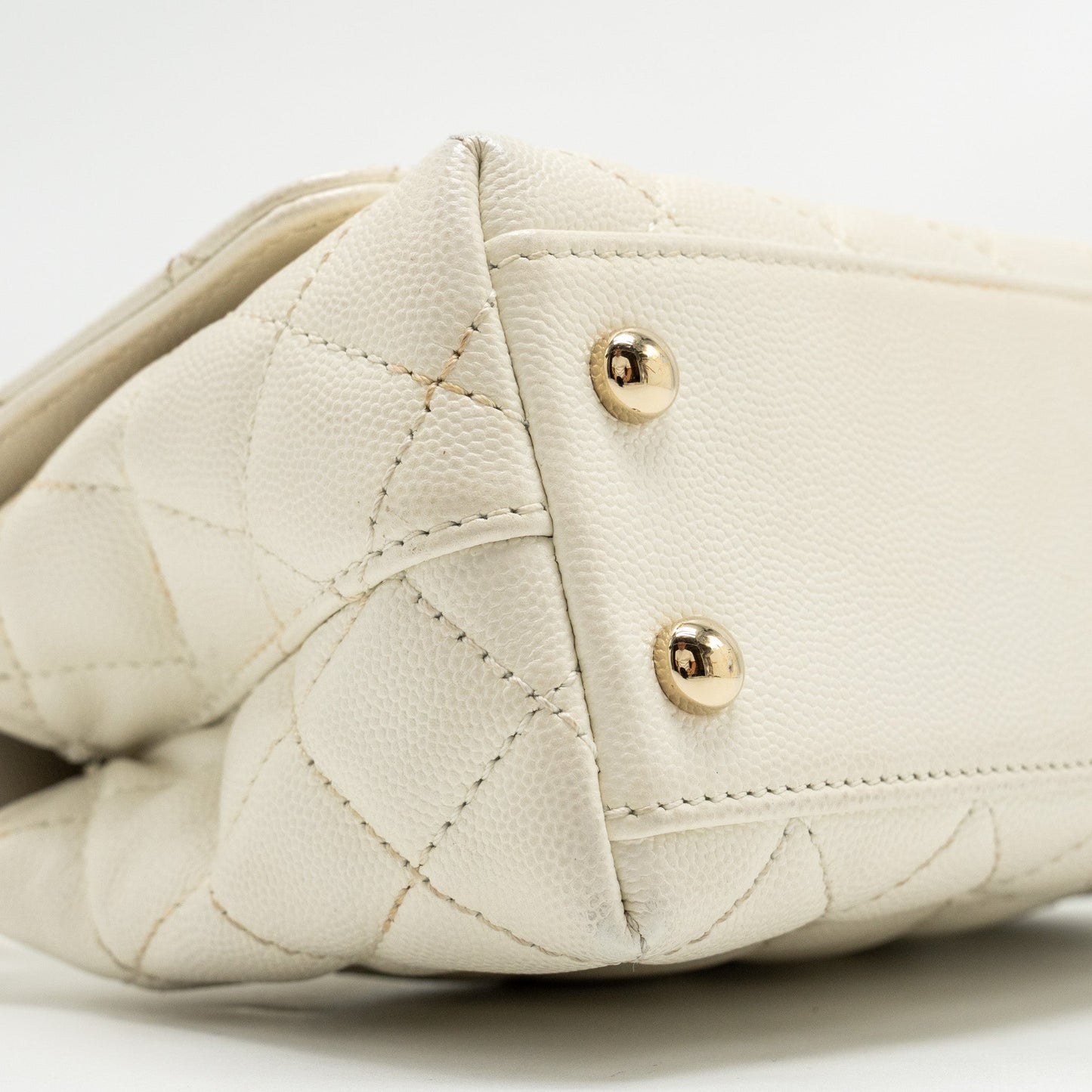 Chanel Mini Coco Handle Caviar White L (Microchip)