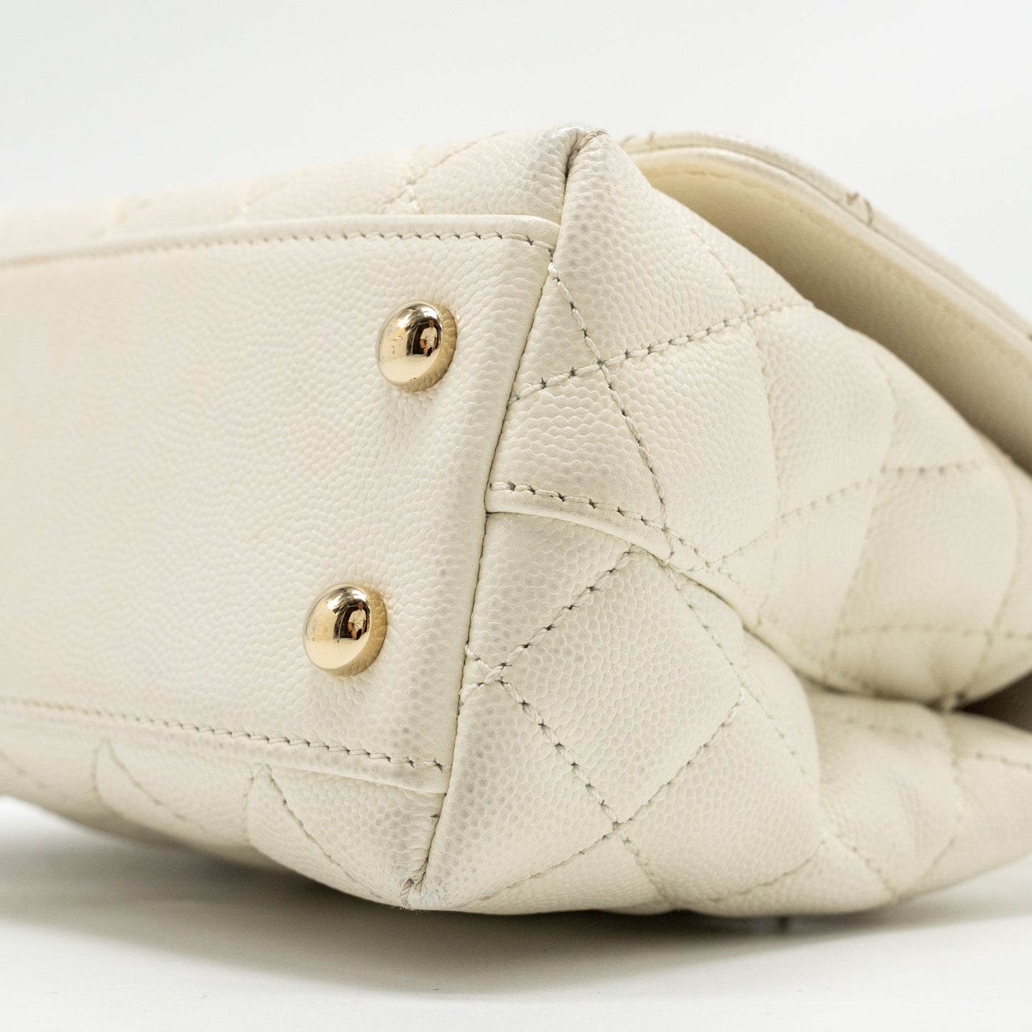 Chanel Mini Coco Handle Caviar White L (Microchip)