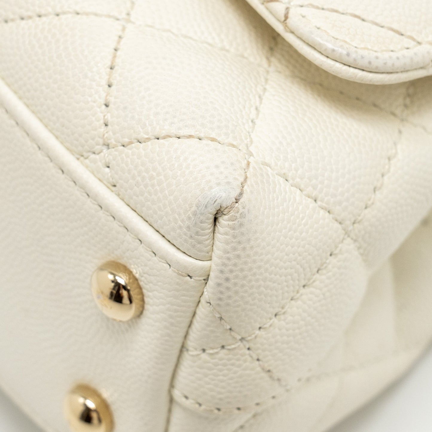 Chanel Mini Coco Handle Caviar White L (Microchip)