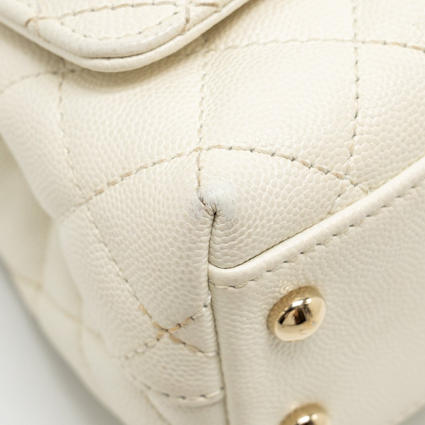 Chanel Mini Coco Handle Caviar White L (Microchip)