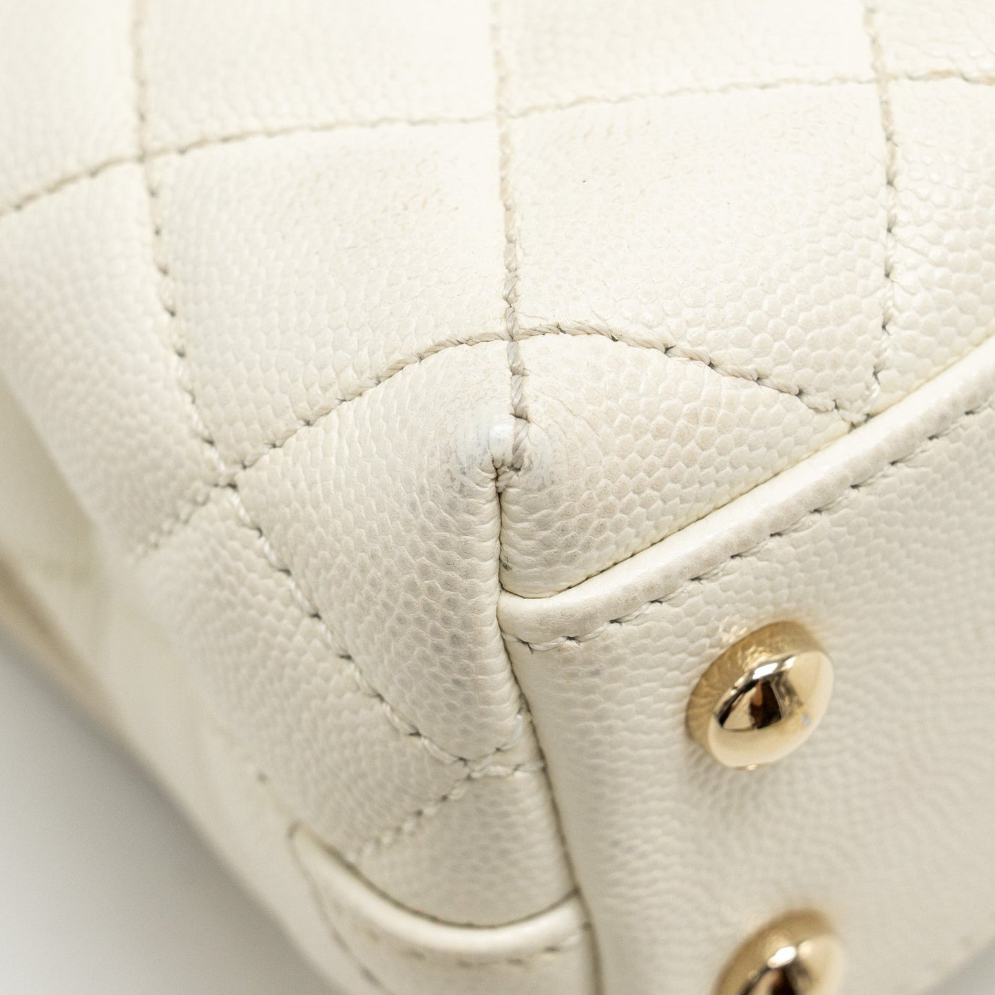 Chanel Mini Coco Handle Caviar White L (Microchip)