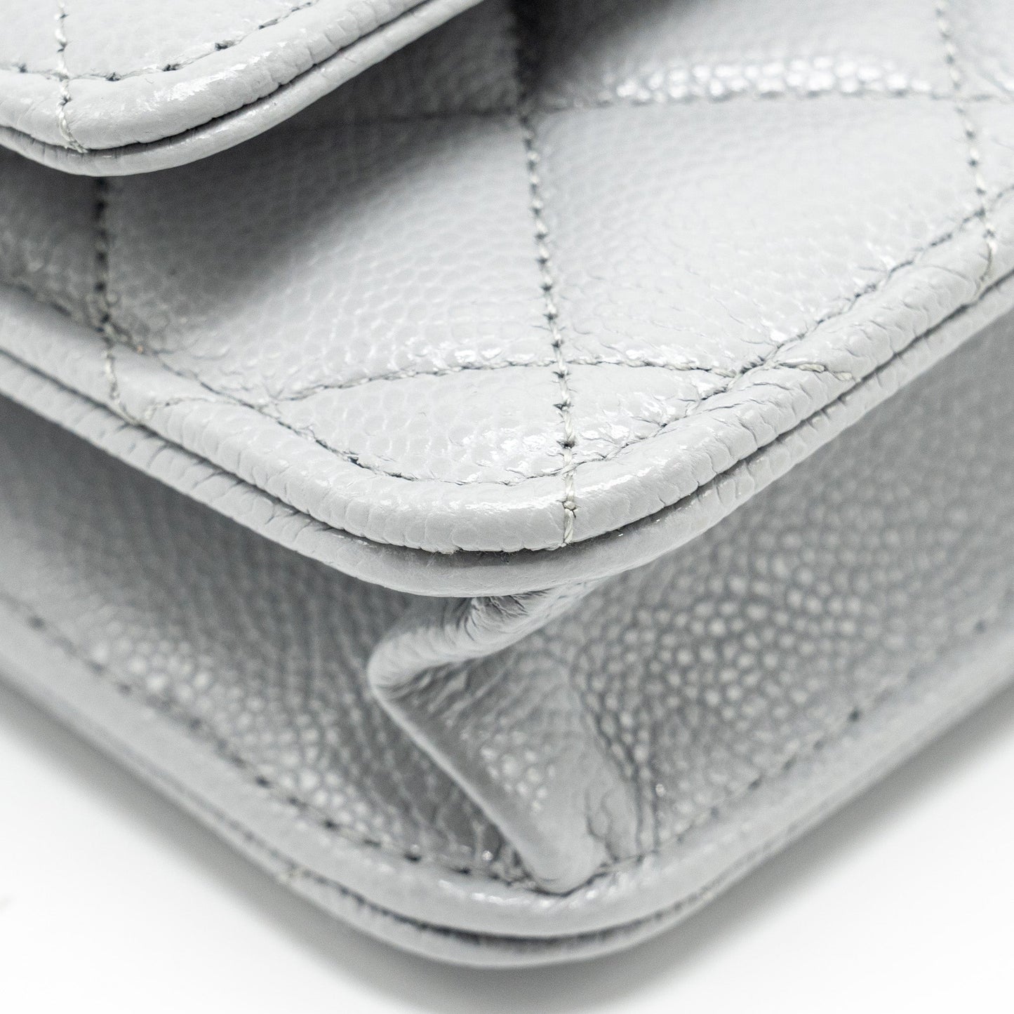 CHANEL Classic Wallet On Chain Caviar Light Grey L (Microchip)