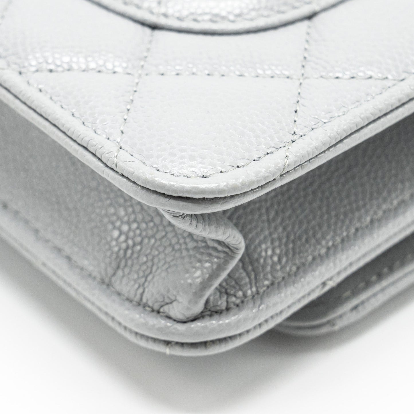 CHANEL Classic Wallet On Chain Caviar Light Grey L (Microchip)