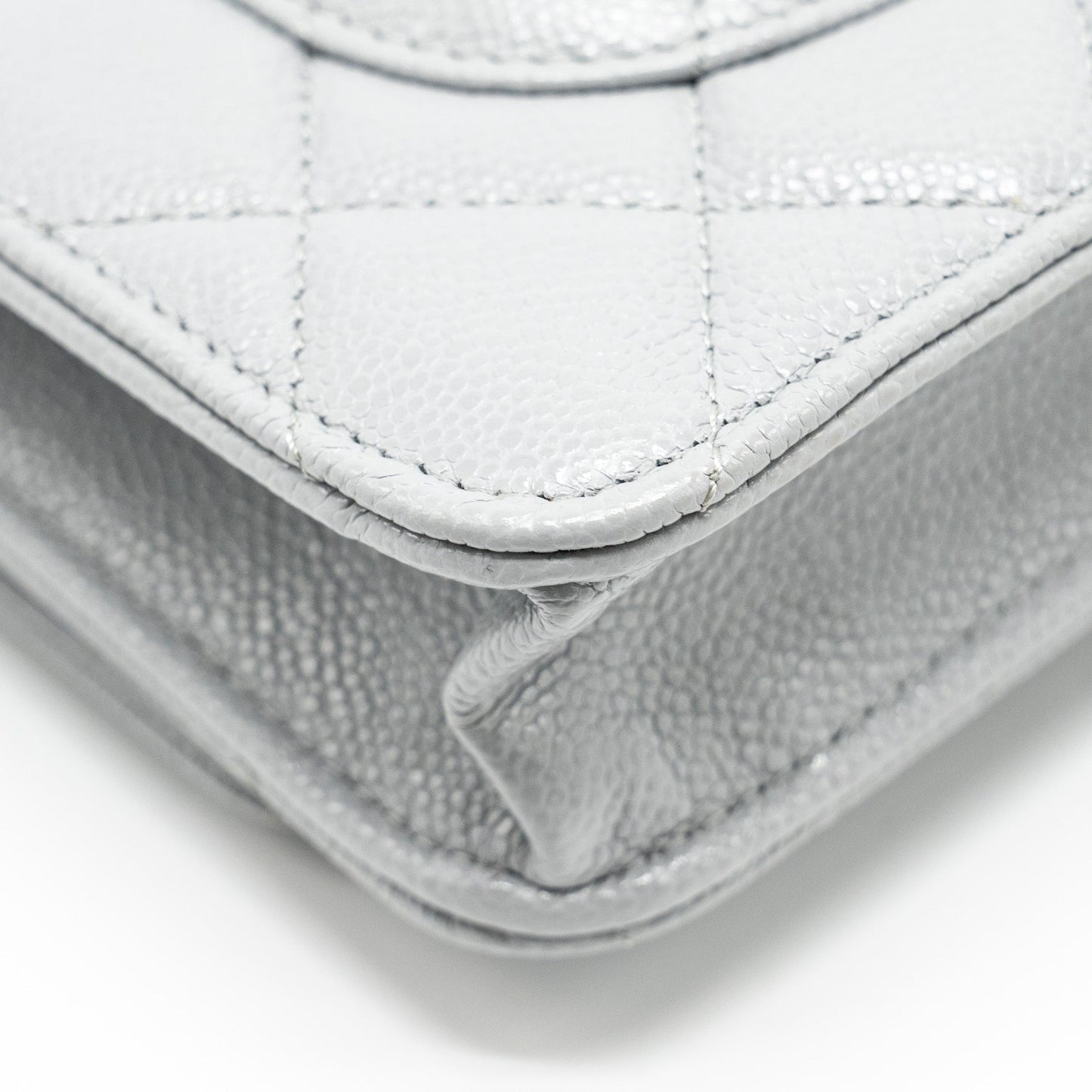 CHANEL Classic Wallet On Chain Caviar Light Grey L (Microchip)
