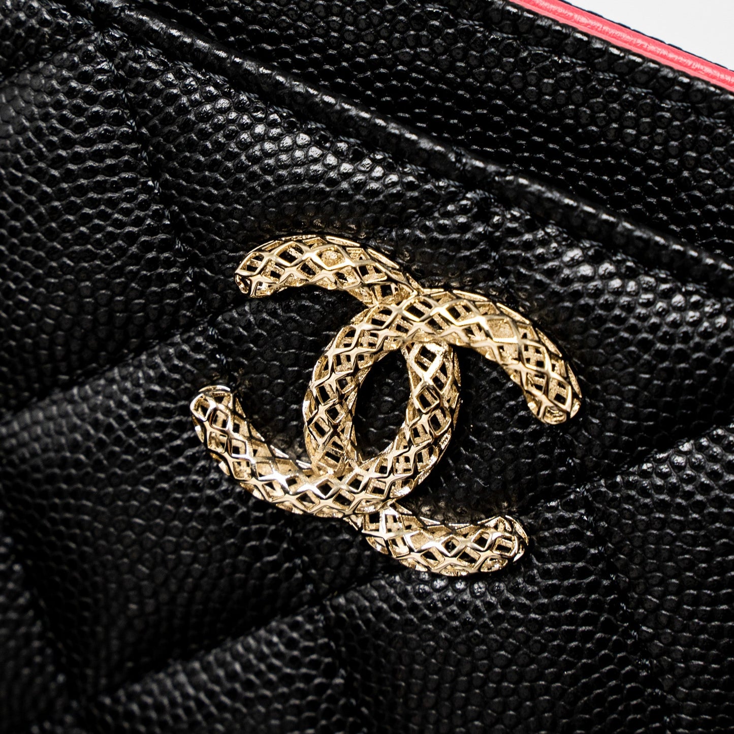 Chanel 23P Quilted CC Logo Card Holder Caviar Black L (Microchip)