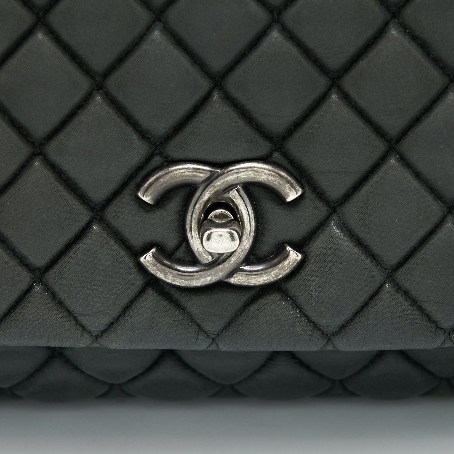 Chanel Quilted Flap Bag Iridescent Calfskin Dark Green Ruthenium