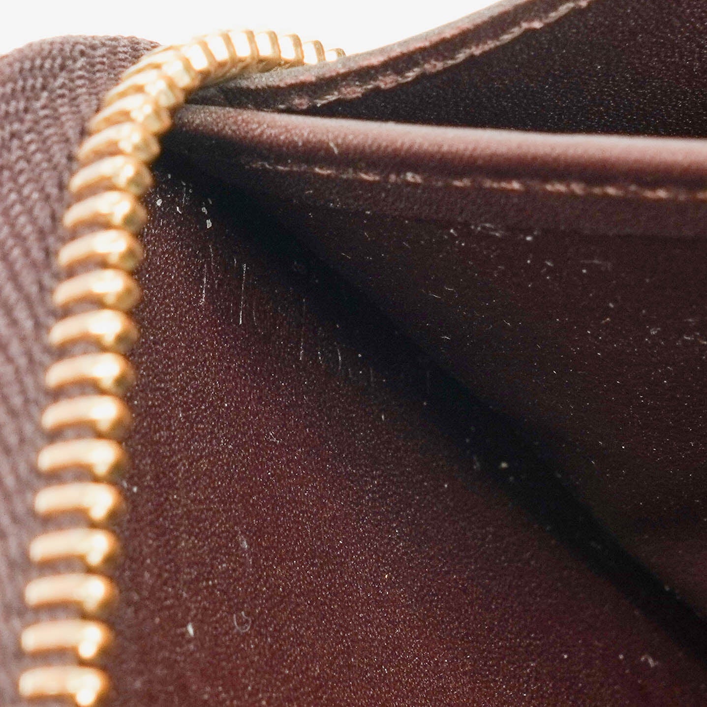 Louis Vuitton Amarante Vernis Zippy Wallet