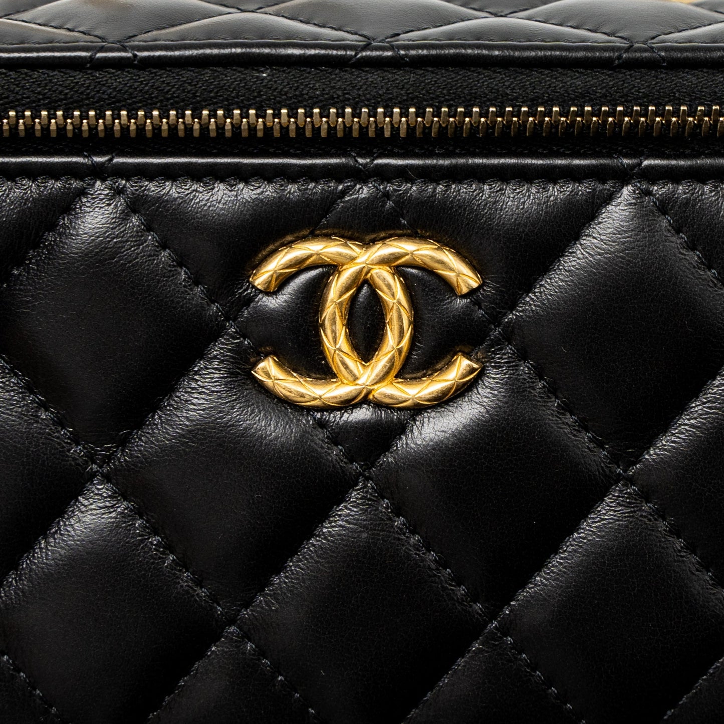 Chanel 22K Gold Pillar Adjustable Chain Long Vanity Lambskin Black Brushed (Microchip)