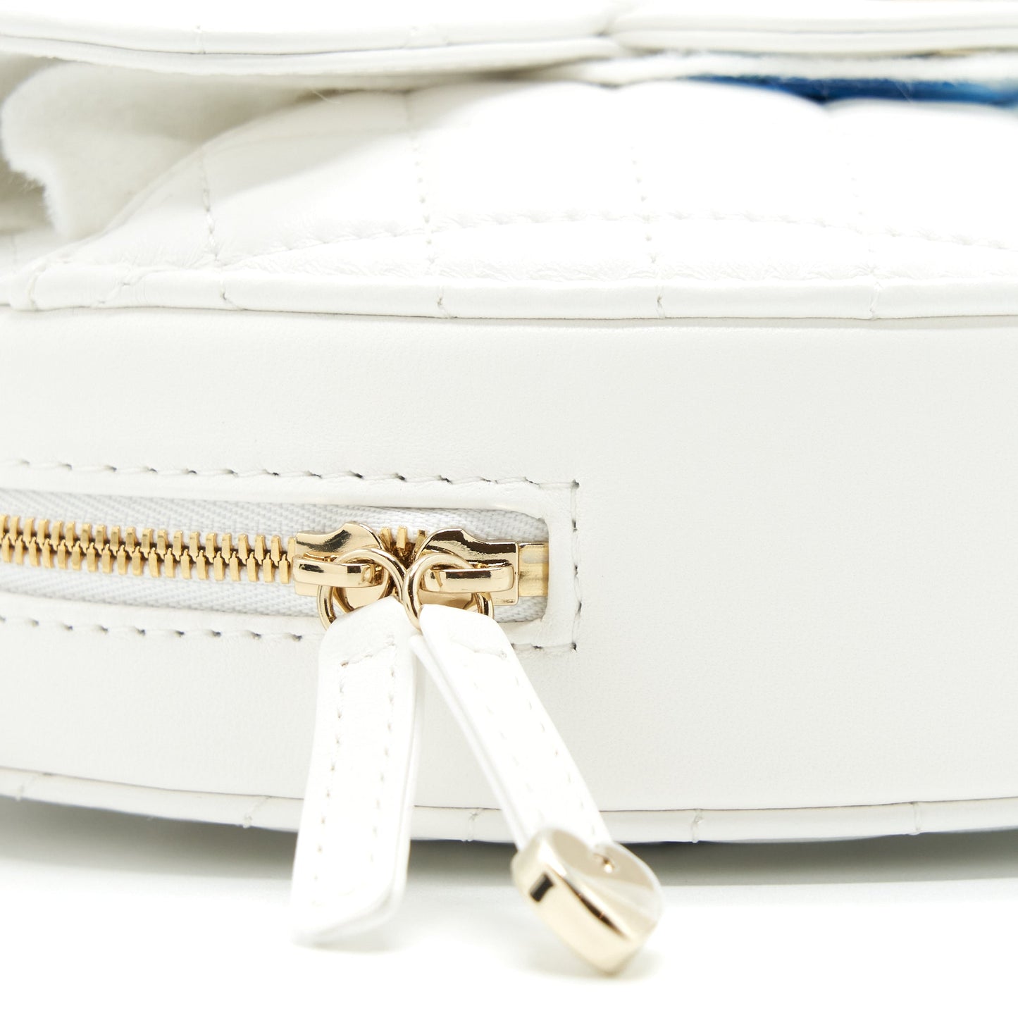 Chanel 22S Heart Bag Lambskin White L