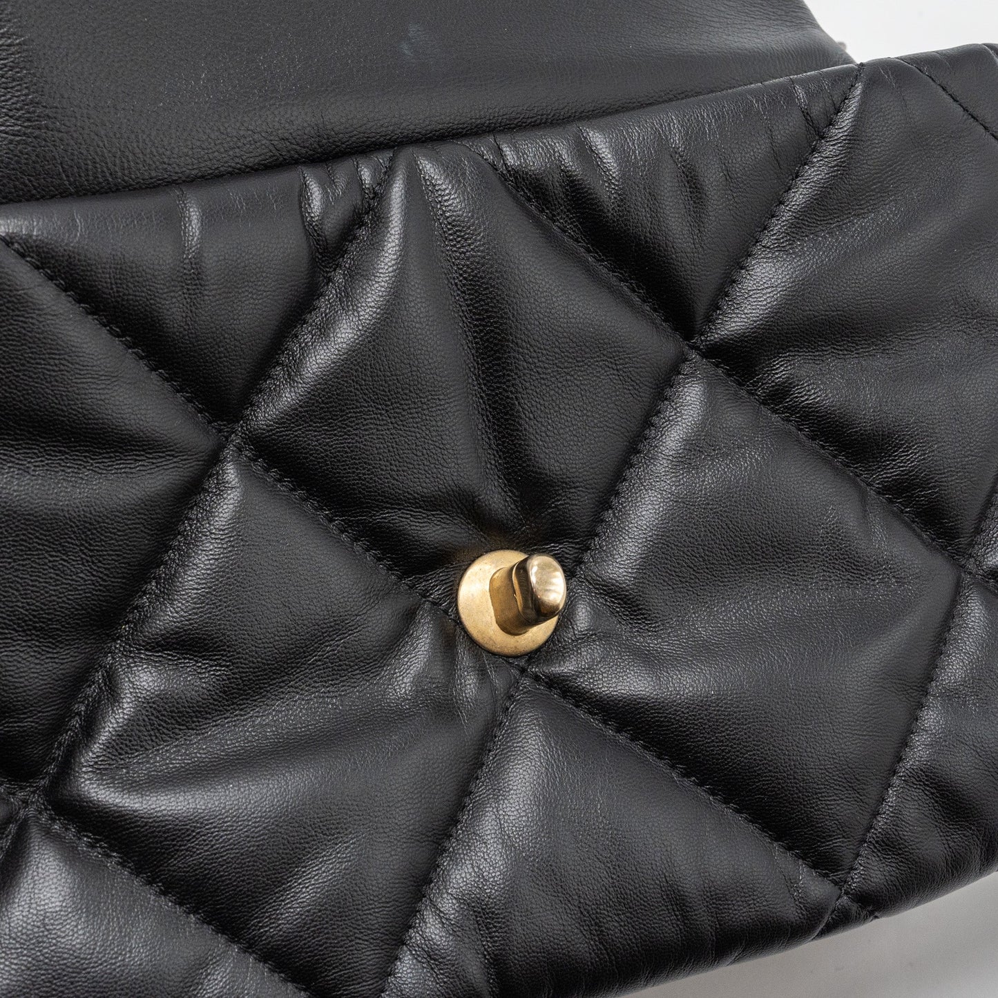 Chanel Medium 19 Bag Goatskin Black Multicolour hardware