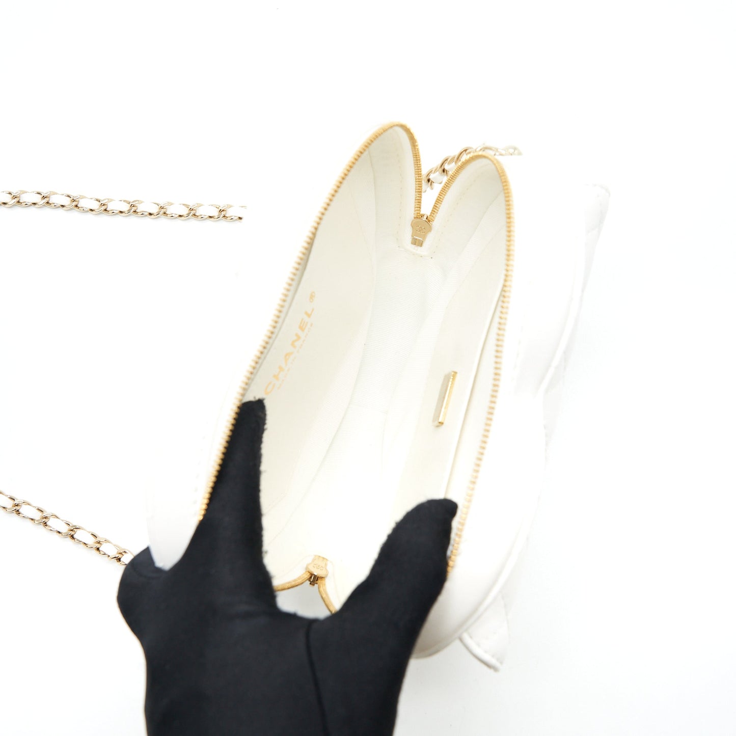 Chanel 22S Heart Bag Lambskin White L