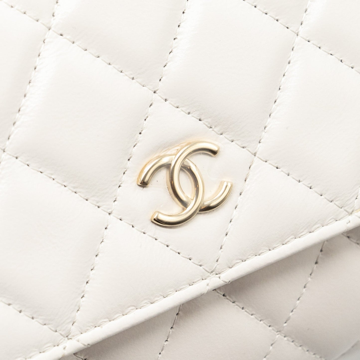 Chanel Top Handle Flap Wallet with chain Lambskin White L (Microchip)