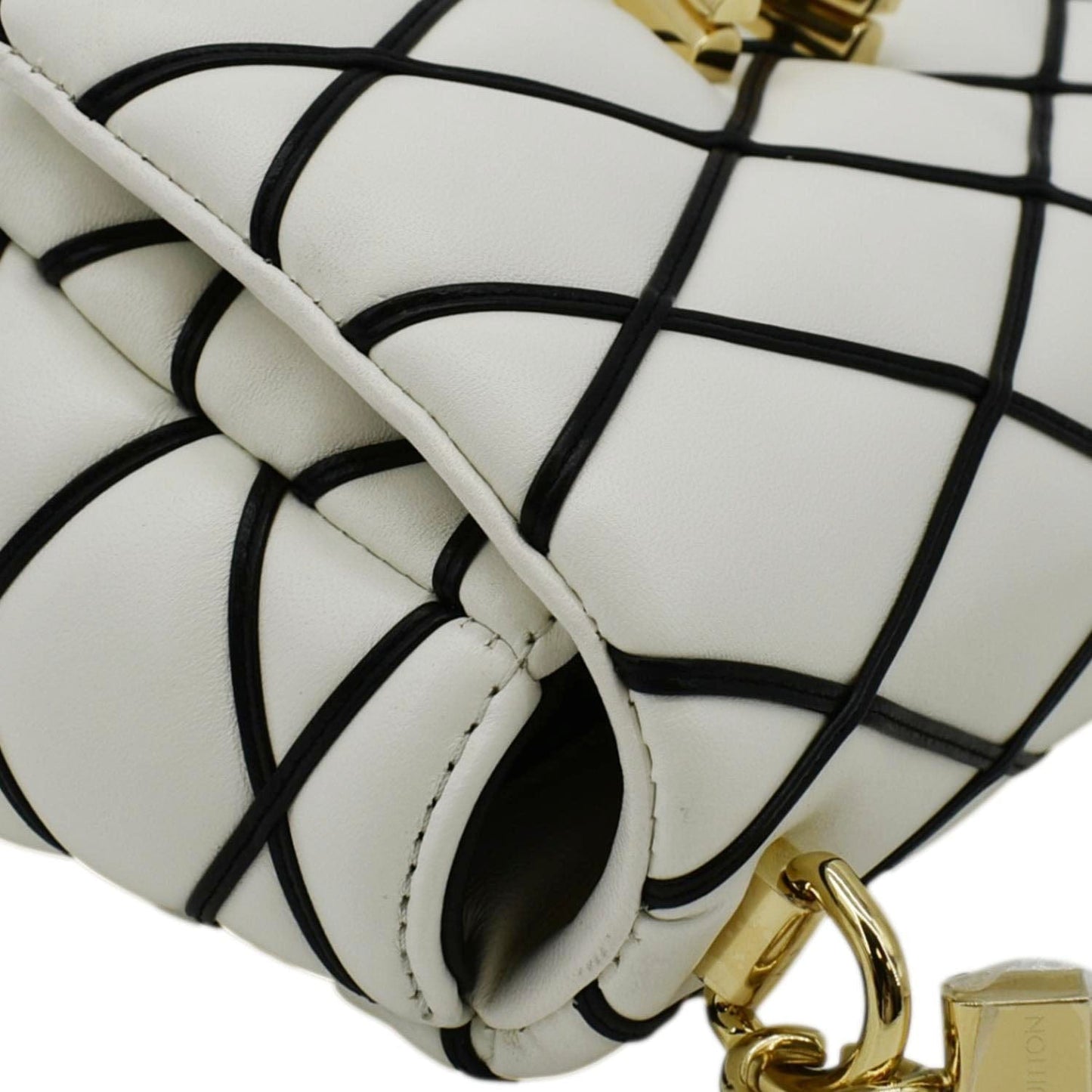 LOUIS VUITTON GO-14 MM Malletage Leather Shoulder Bag White
