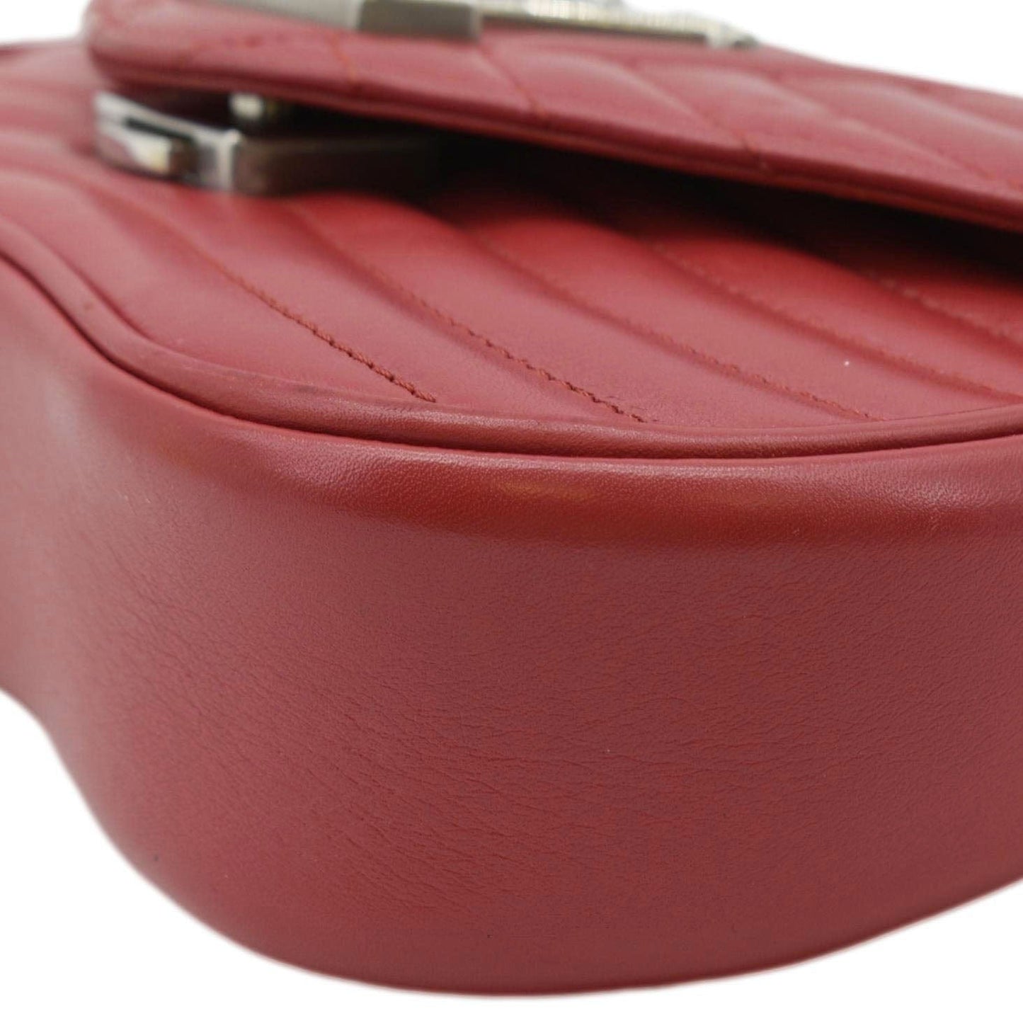 LOUIS VUITTON New Wave Chain MM Leather Shoulder Bag Red