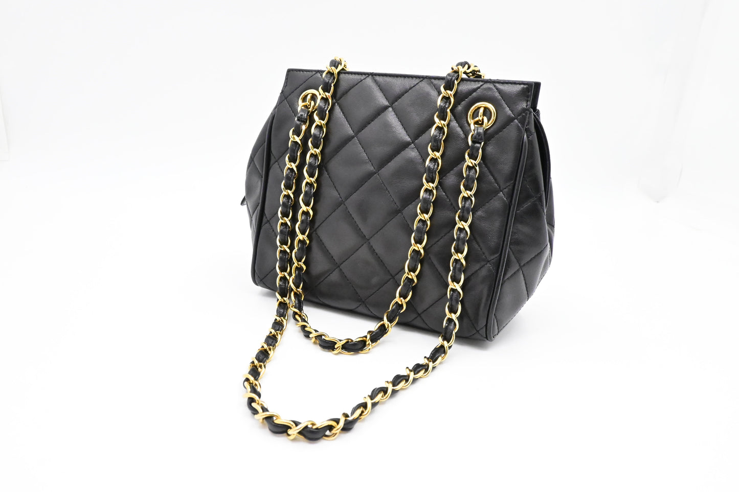Chanel Shoulder Bag in Black MattelassÃ© Leather