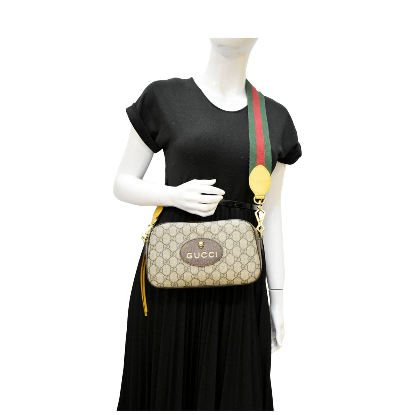 GUCCI Neo   GG Supreme Canvas Messenger Bag Beige 476466