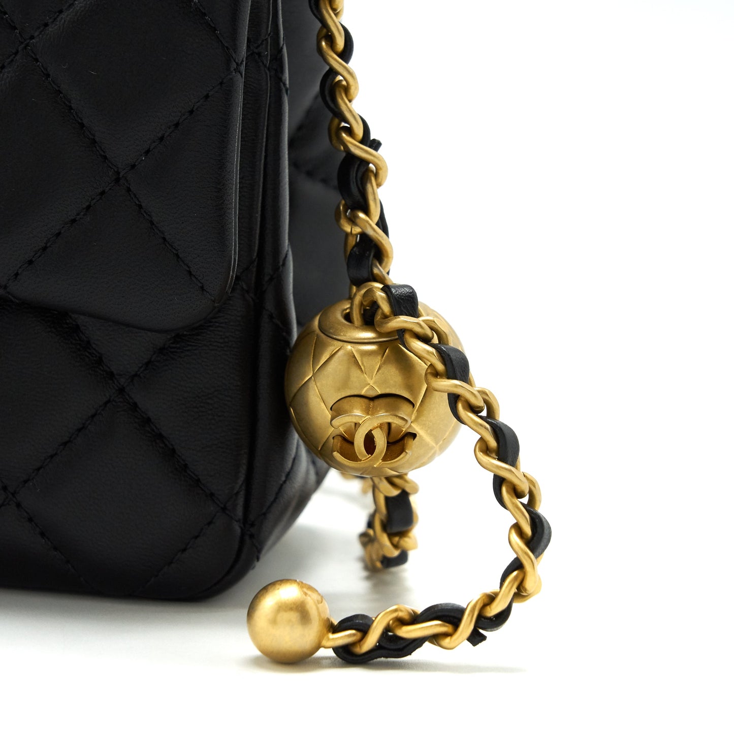 Chanel 22C pearl crush mini Rectangular Lambskin Black