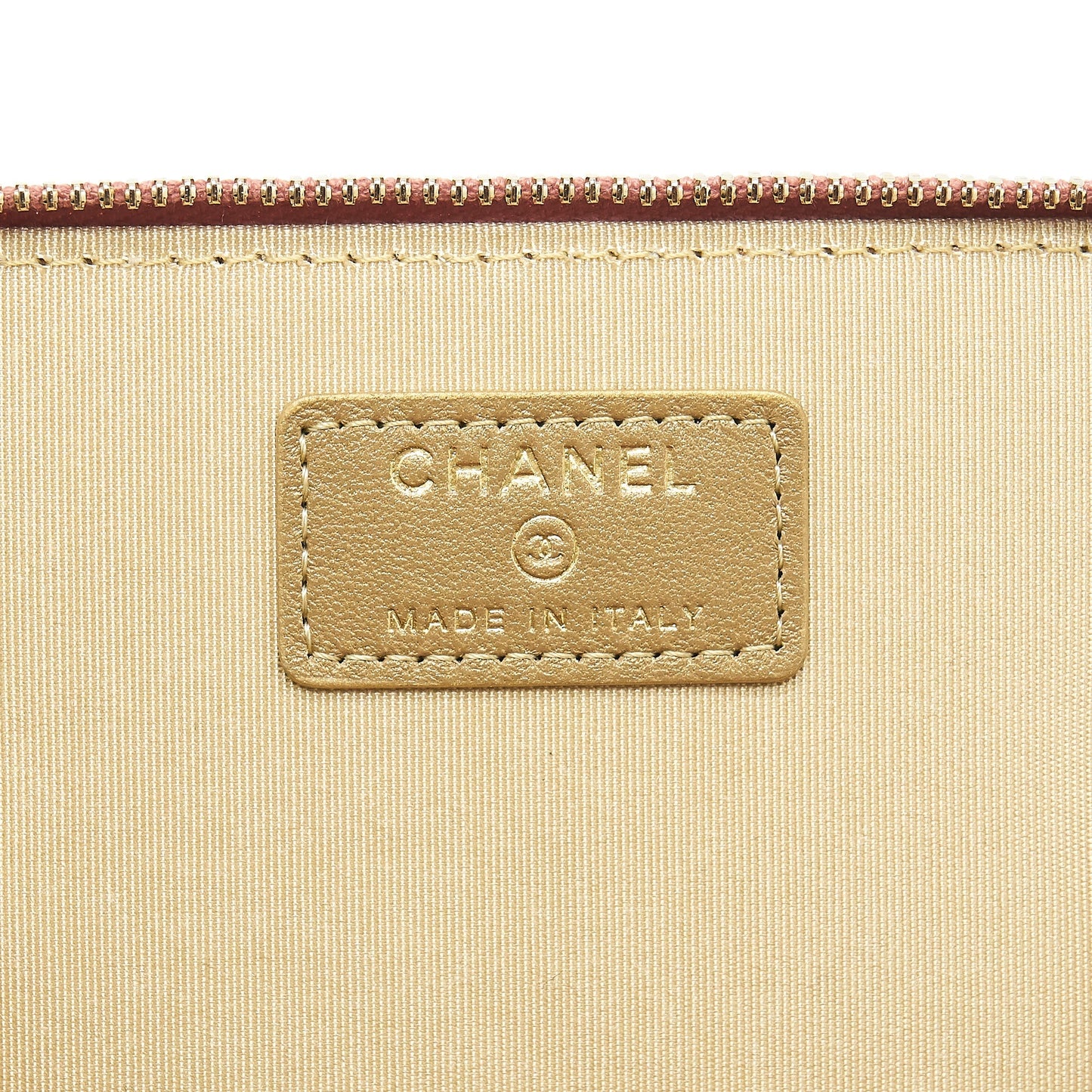 Chanel 21B Pearl Crush Long Vanity with Chain dark Pink