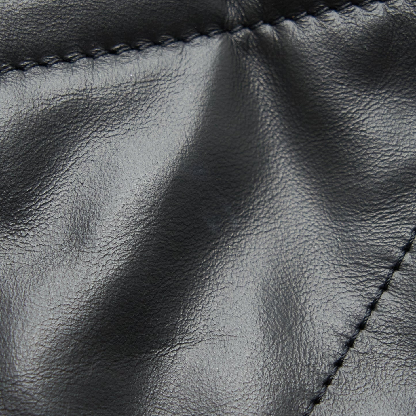 Chanel 22 Handbag Shiny Calfskin Black