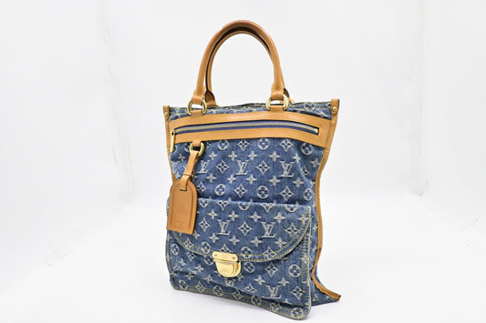 Louis Vuitton Sac Plat in Monogram Denim