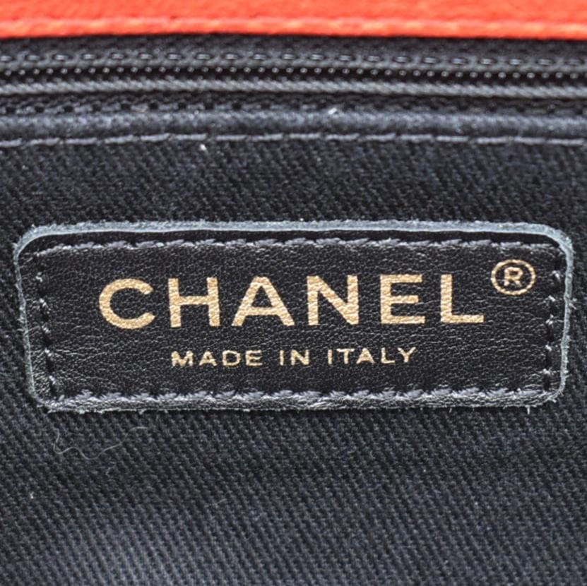 CHANEL Medallion Charm Flap Medium Wrinkled Chevron Leather Crossbody Bag Red
